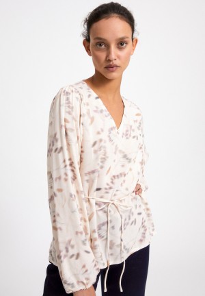 ARMEDANGELS ADRIAA PRESSED FLOWERS Blouse made of LENZING™ ECOVERO™ Oatmilk | 5091-VFYLN