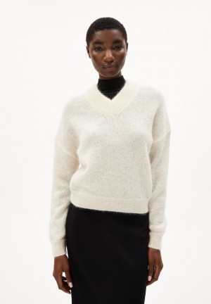 ARMEDANGELS ALBASAA MOHAIR Sweater Oversized Fit made of Mohair Wool Mix Oatmilk | 4853-CRYQD