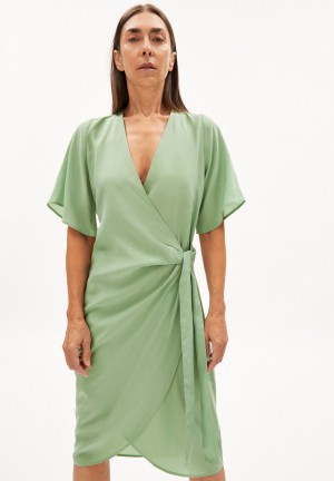 ARMEDANGELS NATAALE Woven Dress Regular Fit made of TENCEL™ Lyocell Grün | 4850-MPXEZ