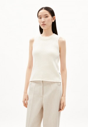 ARMEDANGELS WIOLAA Knit Top Regular Fit of Organic Cotton Weiß | 7105-NUMWL